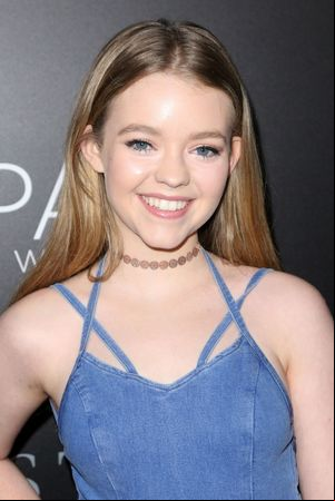 Starlet Arcade: Jade Pettyjohn